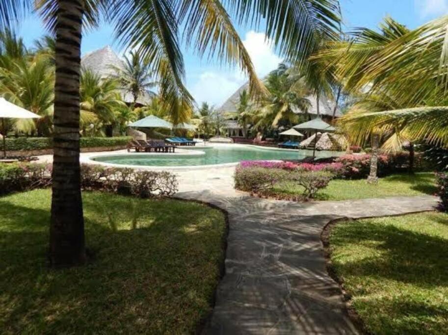 Tembo Beach Cottage Malindi Eksteriør billede