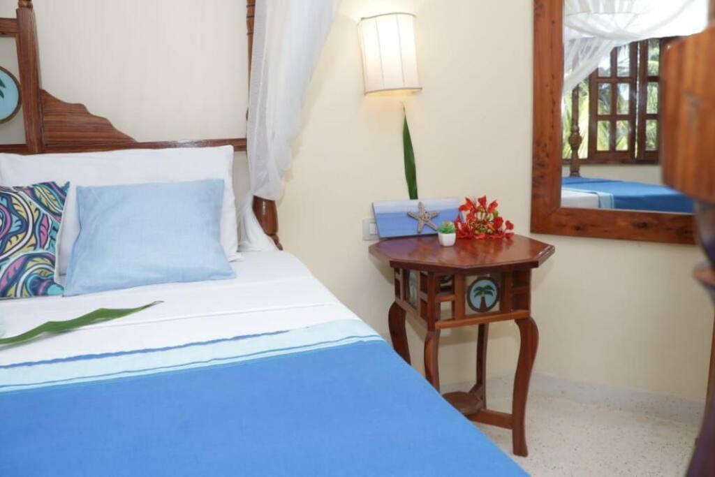 Tembo Beach Cottage Malindi Eksteriør billede