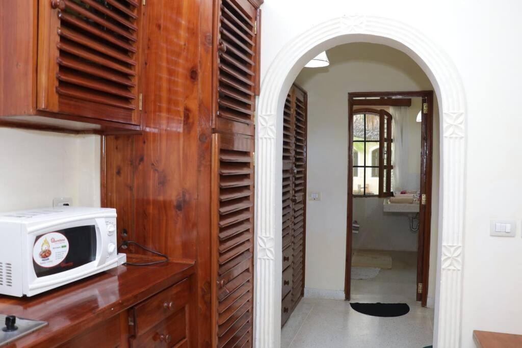 Tembo Beach Cottage Malindi Eksteriør billede