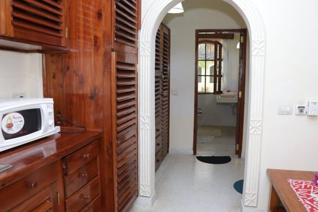 Tembo Beach Cottage Malindi Eksteriør billede