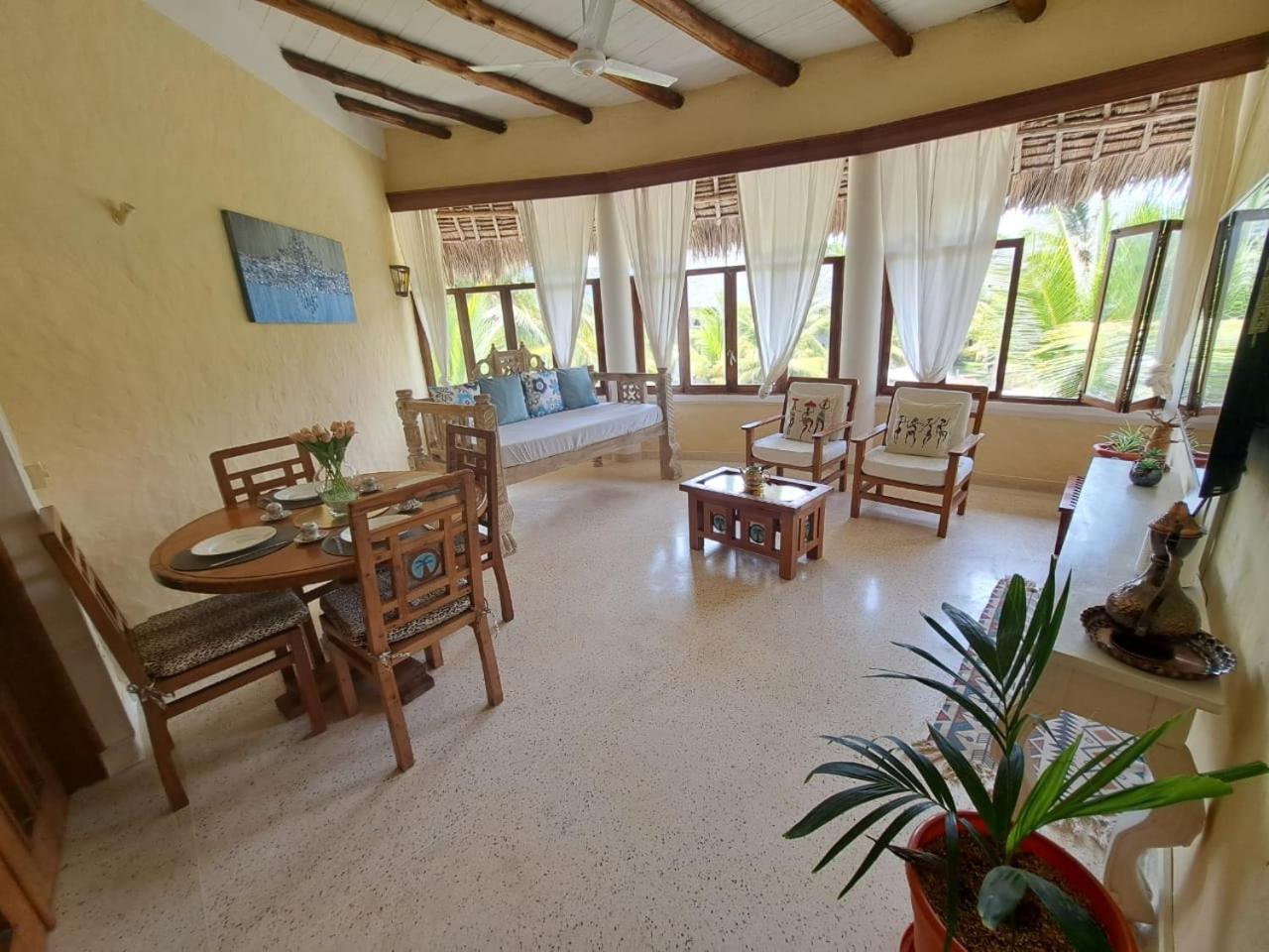 Tembo Beach Cottage Malindi Eksteriør billede